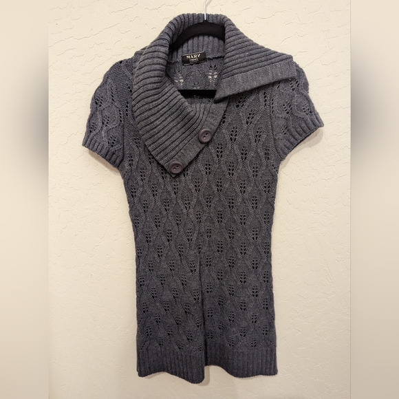 Mary Firenze Made in Italy cap sleeve sweater and cowl neck buttons - Picture 2 of 6